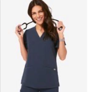 Figs scrub top
